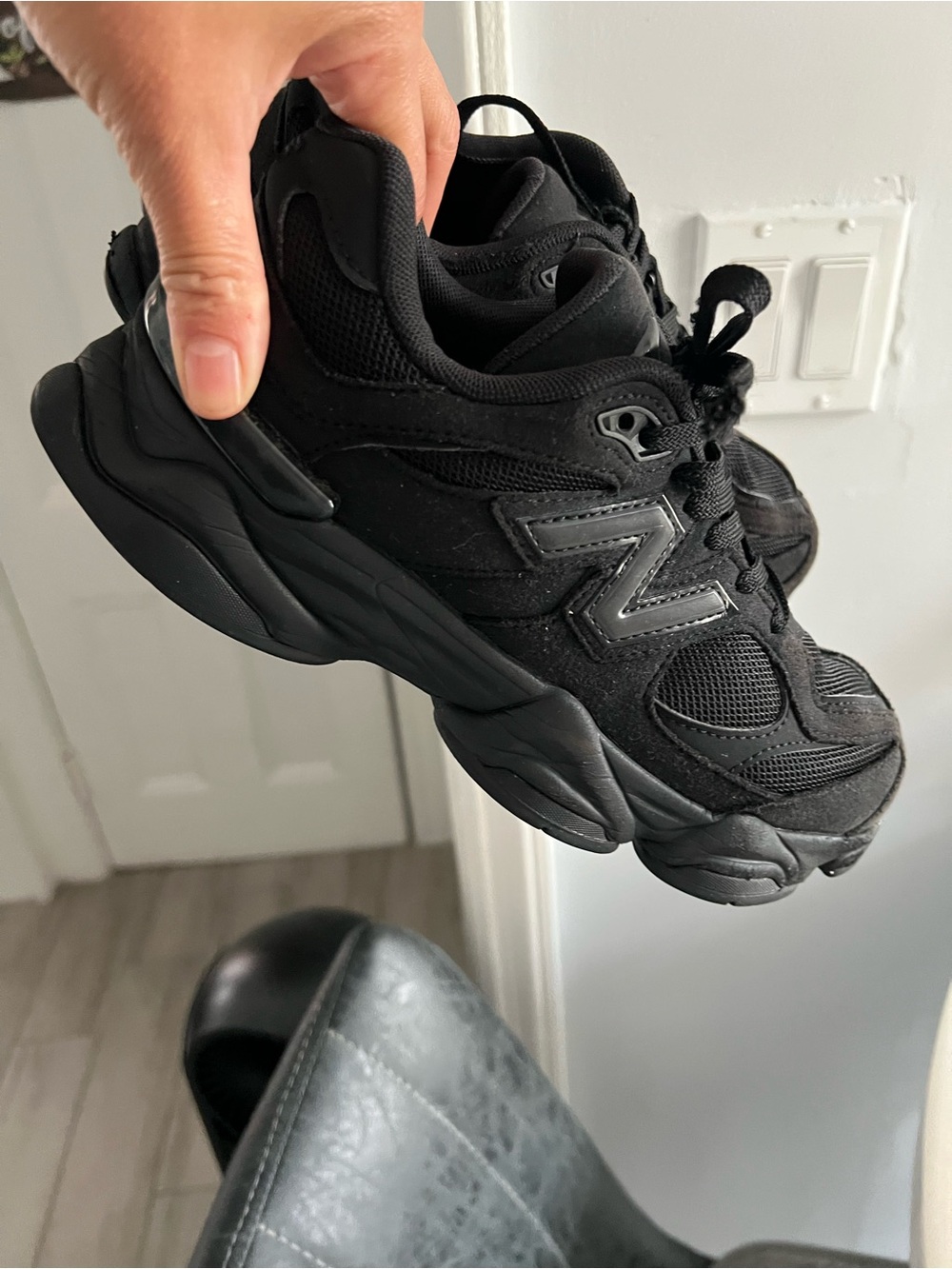 New Balance Kids Black Mesh & Suede Sneaker
